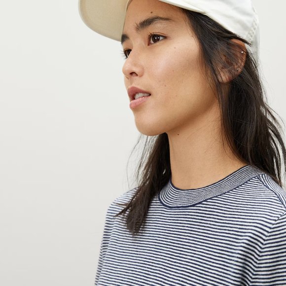 Everlane - The organic cotton crewneck sweater - Picture 6 of 8